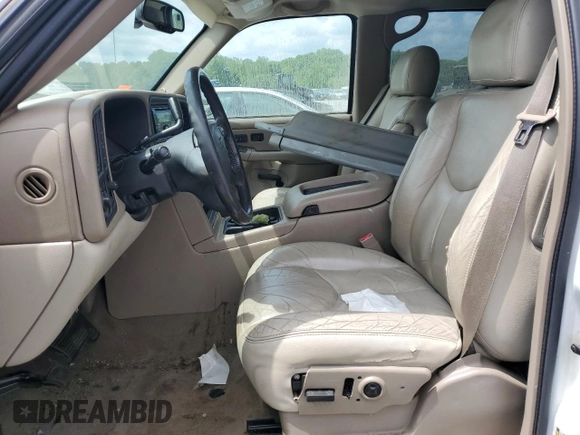 2004 Chevrolet Tahoe LS with VIN 1GNEK13Z94R183584, listed as a Copart auction lot 55050675 with 200,897 mi miles and Clean Title. Bid and sale history available at carsss.com. Image 7.
