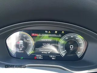 2024 Audi Q5 S line Premium Plus z VIN WA1E2AFY5R2043487, wystawiony jako IAAI lot #41938172 z przebiegiem 19 658 mil mil oraz . Historia ofert i sprzedaży dostępna na DreamBid. Obrazek 7.
