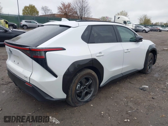 2024 Toyota bZ4X XLE z VIN JTMABACA6RA079545, wystawiony jako IAAI lot #42013641 z przebiegiem 1 550 mil mil oraz . Historia ofert i sprzedaży dostępna na DreamBid. Obrazek 2.