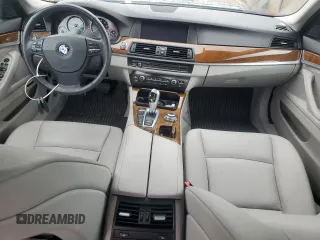 2013 BMW 5 Series 528i xDrive z VIN WBAXH5C58DD108132, wystawiony jako Copart lot #57969865 z przebiegiem 68 308 mil mil oraz Szkoda całkowita • Salvage title. Historia ofert i sprzedaży dostępna na DreamBid. Obrazek 8.