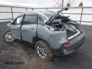 2020 Jeep Cherokee Altitude with VIN 1C4PJMLB1LD537392, listed as a IAAI auction lot 41943015 with 61,220 mi miles. Bid and sale history available at carsss.com. Image 3.