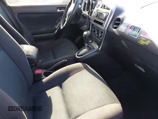 2006 Toyota Matrix STD z VIN 2T1KR32E66C615448, wystawiony jako IAAI lot #42236631 z przebiegiem 256 979 mil mil oraz . Historia ofert i sprzedaży dostępna na DreamBid. Obrazek 5.