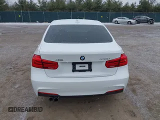2018 BMW 3 Series 330i xDrive z VIN WBA8D9C51JEM33833, wystawiony jako IAAI lot #41565351 z przebiegiem 31 729 mil mil oraz . Historia ofert i sprzedaży dostępna na DreamBid. Obrazek 17.