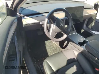 2023 Tesla Model 3 z VIN 5YJ3E1EA0PF407768, wystawiony jako Copart lot #45232555 z przebiegiem 8903 mil mil oraz Nie do naprawy. Historia ofert i sprzedaży dostępna na DreamBid. Obrazek 8.