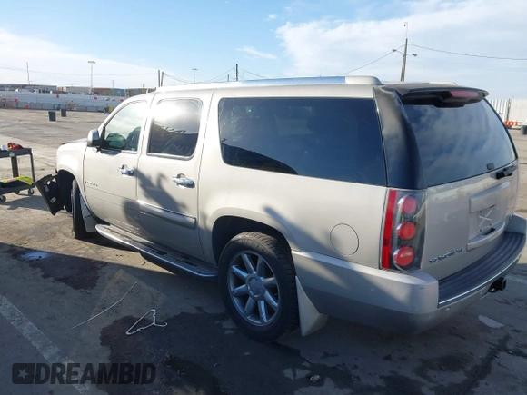2007 GMC Yukon XL z VIN 1GKFK668X7J319869, wystawiony jako IAAI lot #41681597 z przebiegiem 154 318 mil mil oraz . Historia ofert i sprzedaży dostępna na DreamBid. Obrazek 3.