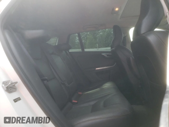 2018 Volvo V60 z VIN YV440MWK1J2051771, wystawiony jako Copart lot #67960674 z przebiegiem 49 782 mil mil oraz Szkoda całkowita • Salvage title. Historia ofert i sprzedaży dostępna na DreamBid. Obrazek 10.