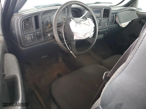 2000 Chevrolet Silverado 1500 with VIN 1GCEC14W0YE136208, listed as a Copart auction lot 45190775 with 152,016 mi miles and Salvage Title. Bid and sale history available at carsss.com. Image 8.