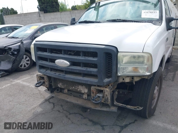 2007 Ford F-350 XL with VIN 1FDSF34517EA59162, listed as a IAAI auction lot 42078537 with 145,794 mi miles and . Bid and sale history available at DreamBid. Image 6.