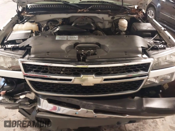 2006 Chevrolet Silverado 1500HD LT1 with VIN 1GCGK13U76F242626, listed as a IAAI auction lot 40786885 with 171,077 mi miles and . Bid and sale history available at DreamBid. Image 10.