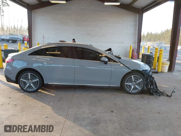 2024 Mercedes-Benz EQE 350 z VIN W1KEG1CB4RF049514, wystawiony jako IAAI lot #41392780 z przebiegiem 1 521 mil mil oraz . Historia ofert i sprzedaży dostępna na DreamBid. Obrazek 13.