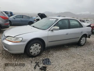 2000 Honda Accord LX z VIN JHMCG5645YC037599, wystawiony jako Copart lot #49977535 z przebiegiem 180 678 mil mil oraz Szkoda całkowita • Salvage title. Historia ofert i sprzedaży dostępna na DreamBid. Obrazek 1.