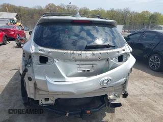 2017 Hyundai Santa Fe 2.4L z VIN 5XYZUDLB6HG400828, wystawiony jako IAAI lot #42013903 z przebiegiem 88 573 mil mil oraz . Historia ofert i sprzedaży dostępna na DreamBid. Obrazek 17.