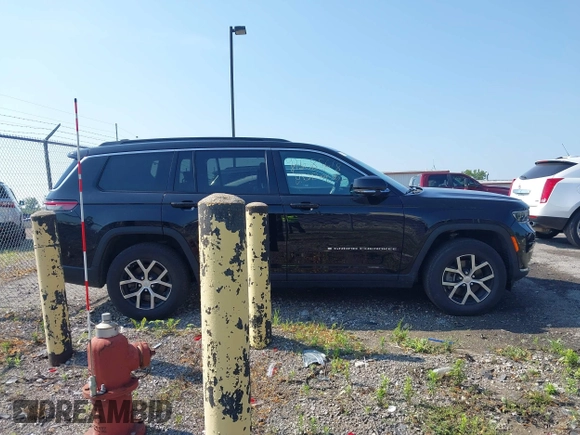 2024 Jeep Grand Cherokee Limited z VIN 1C4RJKBG3R8549670, wystawiony jako IAAI lot #42685618 z przebiegiem 41 868 mil mil oraz . Historia ofert i sprzedaży dostępna na DreamBid. Obrazek 13.