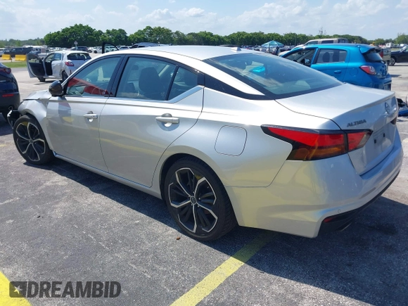 2024 Nissan Altima SR z VIN 1N4BL4CVXRN362258, wystawiony jako IAAI lot #42346465 z przebiegiem 40 265 mil mil oraz . Historia ofert i sprzedaży dostępna na DreamBid. Obrazek 3.