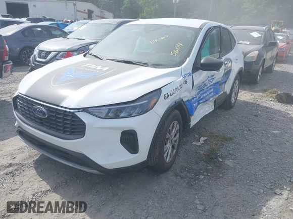 2025 Ford Escape Active z VIN 1FMCU0GNXSUA45604, wystawiony jako IAAI lot #42136960 z przebiegiem 4 161 mil mil oraz . Historia ofert i sprzedaży dostępna na DreamBid. Obrazek 2.