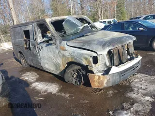 2021 Nissan NV Cargo S z VIN 1N6BF0KM1MN803526, wystawiony jako IAAI lot #41327659 z przebiegiem Nie podano mil oraz . Historia ofert i sprzedaży dostępna na DreamBid. Obrazek 1.