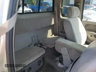 2001 Toyota Tacoma with VIN 5TEWM72N61Z859465, listed as a Copart auction lot 63696605 with 273,096 mi miles and Clean title. Bid and sale history available at DreamBid. Image 11.