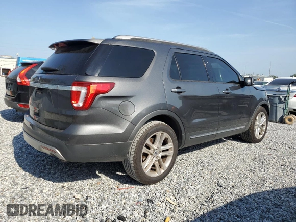 2017 Ford Explorer XLT с VIN 1FM5K7D85HGD79200, выставлен на аукционе Copart как лот 57557635 с пробегом 110 832 миль миль и Списание • Salvage title. История ставок и продаж доступна на DreamBid. Изображение 3.