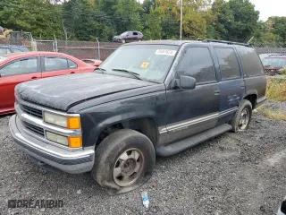 1999 Chevrolet Tahoe Z71 with VIN 1GNEK13R3XJ458174, listed as a Copart auction lot 70461674 with 181,622 mi miles and Salvage Title. Bid and sale history available at carsss.com. Image 1.