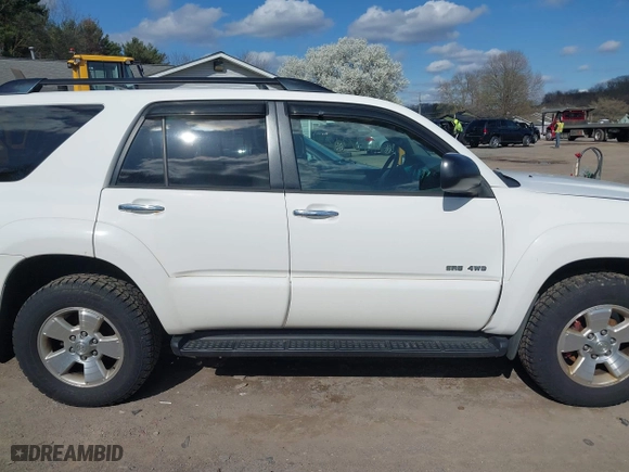 2006 Toyota 4Runner SR5 with VIN JTEBU14R168070401, listed as a IAAI auction lot 41977312 with 195,902 mi miles. Bid and sale history available at carsss.com. Image 13.
