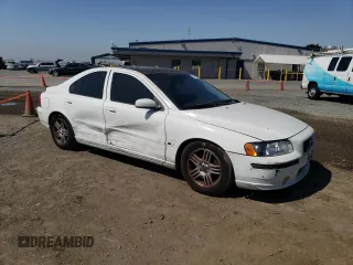2005 Volvo S60 with VIN YV1RS592652474608, listed as a Copart auction lot 70799774 with 176,672 mi miles and Salvage Title. Bid and sale history available at carsss.com. Image 4.