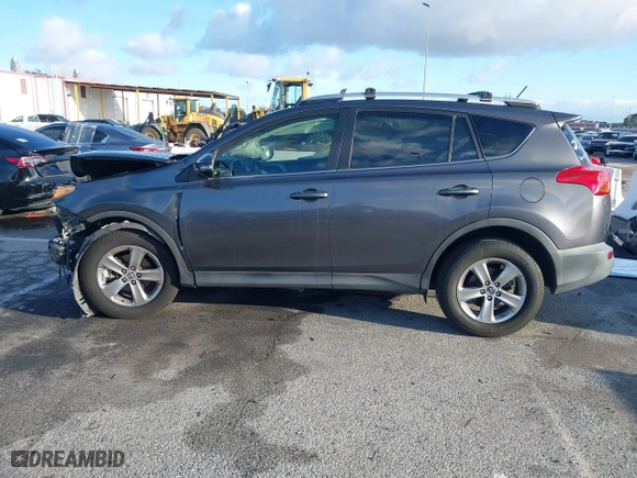 2015 Toyota RAV4 XLE with VIN JTMWFREV5FJ036366, listed as a IAAI auction lot 41719264 with 224,333 mi miles. Bid and sale history available at carsss.com. Image 15.