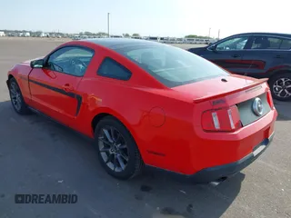 2011 Ford Mustang V6 z VIN 1ZVBP8AM3B5101427, wystawiony jako IAAI lot #42213912 z przebiegiem 146 591 mil mil oraz . Historia ofert i sprzedaży dostępna na DreamBid. Obrazek 3.