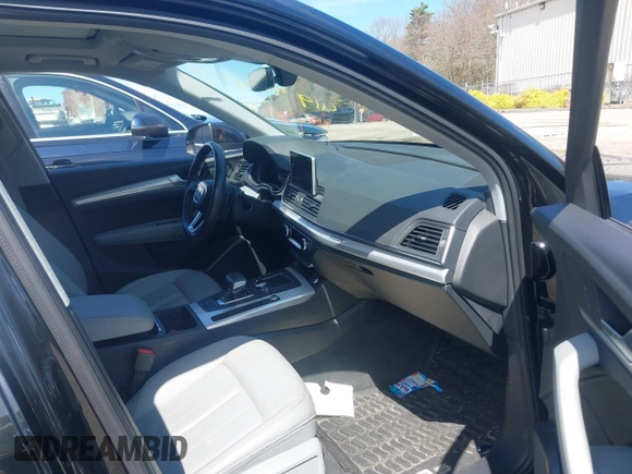 2018 Audi Q5 Premium Plus with VIN WA1BNAFY9J2141646, listed as a IAAI auction lot 41996459 with 55,311 mi miles. Bid and sale history available at carsss.com. Image 5.