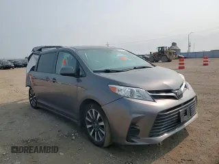 2020 Toyota Sienna LE z VIN 5TDJZ3DC3LS234165, wystawiony jako Copart lot #62364964 z przebiegiem 56 946 mil mil oraz Szkoda całkowita • Salvage title. Historia ofert i sprzedaży dostępna na DreamBid. Obrazek 11.