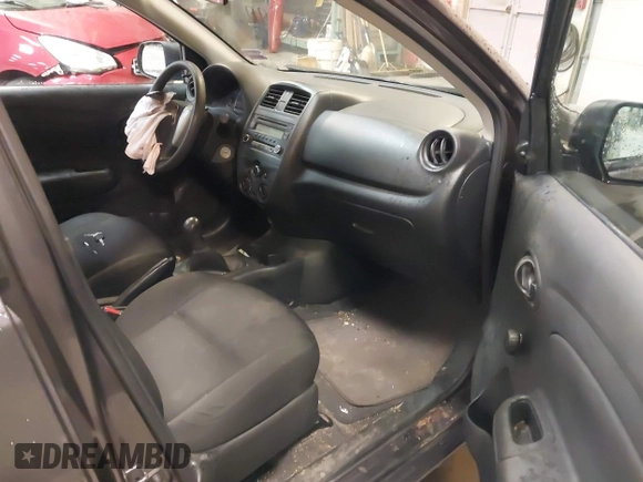 2015 Nissan Versa SV with VIN 3N1CN7AP6FL953216, listed as a IAAI auction lot 41718268 with 118,379 mi miles. Bid and sale history available at carsss.com. Image 5.