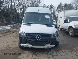 2020 Mercedes-Benz Sprinter Cargo with VIN W1Y4ECHYXLP236211, listed as a IAAI auction lot 41705378 with 139,901 mi miles and . Bid and sale history available at carsss.com. Image 11.