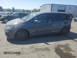 2022 Chrysler Pacifica Hybrid Touring L with VIN 2C4RC1L79NR173560, listed as a Copart auction lot 61019755 with 102,885 mi miles and Salvage title. Bid and sale history available at DreamBid. Image 1.