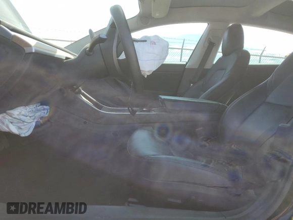 2020 Tesla Model 3 Long Range z VIN 5YJ3E1EB0LF774821, wystawiony jako Copart lot #53942934 z przebiegiem 78 809 mil mil oraz Szkoda całkowita • Salvage title. Historia ofert i sprzedaży dostępna na DreamBid. Obrazek 7.
