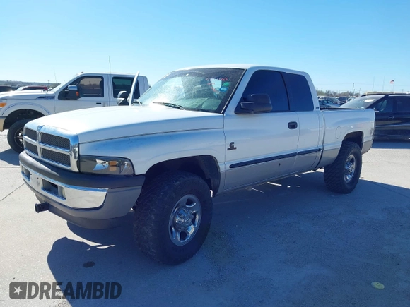 2000 Dodge Ram 2500 with VIN 1B7KC2364YJ114892, listed as a IAAI auction lot 41821163 with 334,778 mi miles. Bid and sale history available at carsss.com. Image 2.