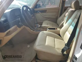 1990 Mercedes-Benz 560 with VIN WDBCA39E8LA536590, listed as a Copart auction lot 76843244 with 231,703 mi miles and Non Repairable. Bid and sale history available at DreamBid. Image 7.