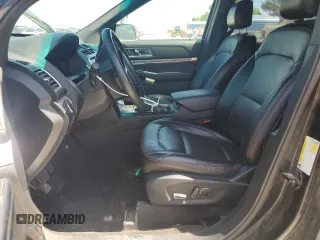 2017 Ford Explorer Sport z VIN 1FM5K8GTXHGB25729, wystawiony jako Copart lot #55808995 z przebiegiem 131 682 mil mil oraz Szkoda całkowita • Salvage title. Historia ofert i sprzedaży dostępna na DreamBid. Obrazek 7.