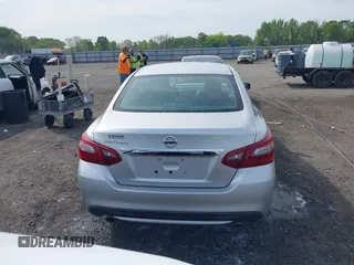 2018 Nissan Altima SR z VIN 1N4AL3AP0JC245282, wystawiony jako IAAI lot #41981833 z przebiegiem 102 634 mil mil oraz . Historia ofert i sprzedaży dostępna na DreamBid. Obrazek 16.