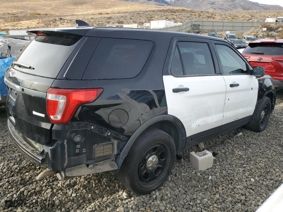 2016 Ford Utility Police Interceptor with VIN 1FM5K8AT3GGC72949, listed as a Copart auction lot 47984524 with 122,660 mi miles and Salvage Title. Bid and sale history available at carsss.com. Image 3.