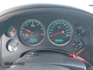 2008 Chevrolet Suburban LTZ z VIN 1GNFK163X8R196314, wystawiony jako IAAI lot #42127143 z przebiegiem 119 598 mil mil oraz . Historia ofert i sprzedaży dostępna na DreamBid. Obrazek 7.