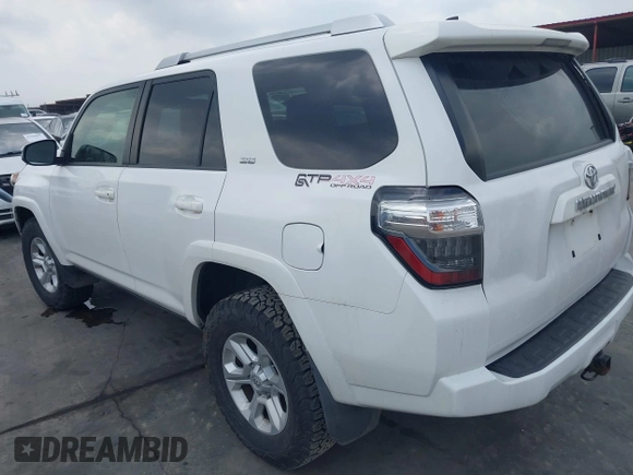2016 Toyota 4Runner Limited with VIN JTEBU5JR1G5387870, listed as a IAAI auction lot 41944390 with 145,876 mi miles and . Bid and sale history available at DreamBid. Image 3.
