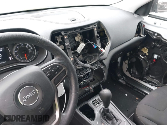 2019 Jeep Cherokee Latitude with VIN 1C4PJLCX9KD377430, listed as a IAAI auction lot 42328024 with 101,167 mi miles and . Bid and sale history available at DreamBid. Image 6.