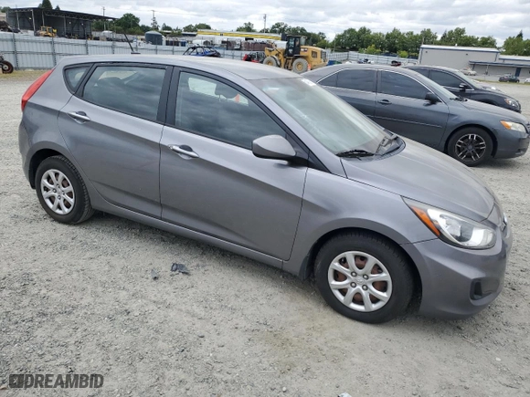 2013 Hyundai Accent GL with VIN KMHCT5AE0DU117549, listed as a Copart auction lot 54453905 with 276,266 mi miles and Clean Title. Bid and sale history available at carsss.com. Image 4.