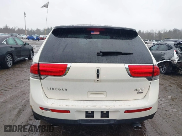 2013 Lincoln MKX with VIN 2LMDJ8JK8DBL23732, listed as a IAAI auction lot 41670920 with 103,782 mi miles. Bid and sale history available at carsss.com. Image 16.