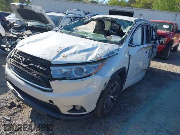 2016 Toyota Highlander XLE z VIN 5TDKKRFH9GS172801, wystawiony jako IAAI lot #41977342 z przebiegiem 224 275 mil mil oraz . Historia ofert i sprzedaży dostępna na DreamBid. Obrazek 16.