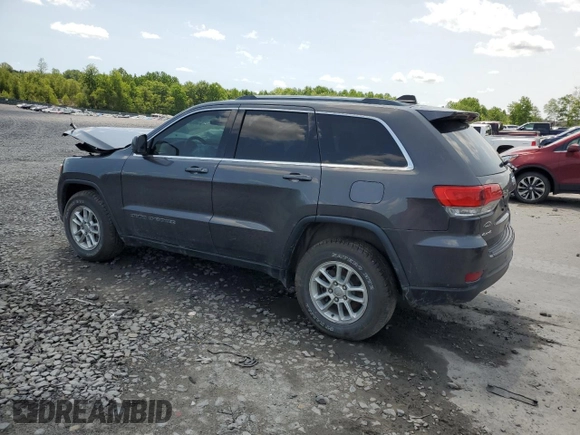 2019 Jeep Grand Cherokee Laredo E z VIN 1C4RJFAG4KC636067, wystawiony jako Copart lot #59232885 z przebiegiem Nie podano mil oraz Szkoda całkowita • Salvage title. Historia ofert i sprzedaży dostępna na DreamBid. Obrazek 2.