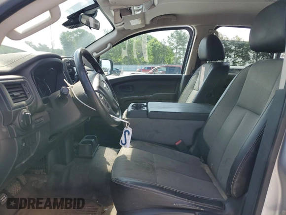 2020 Nissan Titan SV z VIN 1N6AA1FA3LN511567, wystawiony jako Copart lot #54921955 z przebiegiem 74 002 mil mil oraz Szkoda całkowita • Salvage title. Historia ofert i sprzedaży dostępna na DreamBid. Obrazek 7.