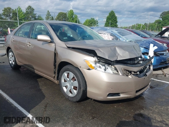 2007 Toyota Camry CE z VIN 4T1BE46K07U048199, wystawiony jako IAAI lot #42188393 z przebiegiem 166 614 mil mil oraz . Historia ofert i sprzedaży dostępna na DreamBid. Obrazek 1.