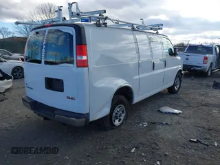 2021 GMC Savana Cargo Van with VIN 1GTW7AF78M1242423, listed as a IAAI auction lot 41479526 with 1 mi miles. Bid and sale history available at carsss.com. Image 4.