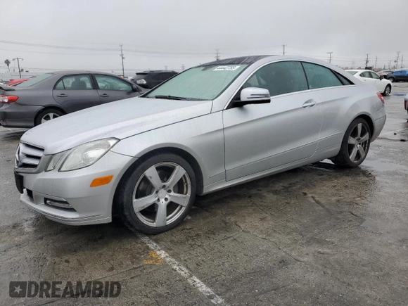 2013 Mercedes-Benz E 350 with VIN WDDKJ5KB7DF190650, listed as a Copart auction lot 44442755 with 194,823 mi miles and Salvage title. Bid and sale history available at DreamBid. Image 1.