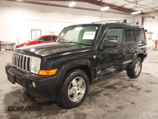 2010 Jeep Commander Sport z VIN 1J4RG4GT4AC115611, wystawiony jako IAAI lot #42286985 z przebiegiem 149 365 mil mil oraz . Historia ofert i sprzedaży dostępna na DreamBid. Obrazek 2.